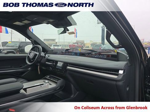 New 2026 Lincoln Navigator Reserve w/ Jet Appearance Package AWD/4WD image 25