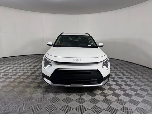 Used 2025 Kia Niro LX image 5