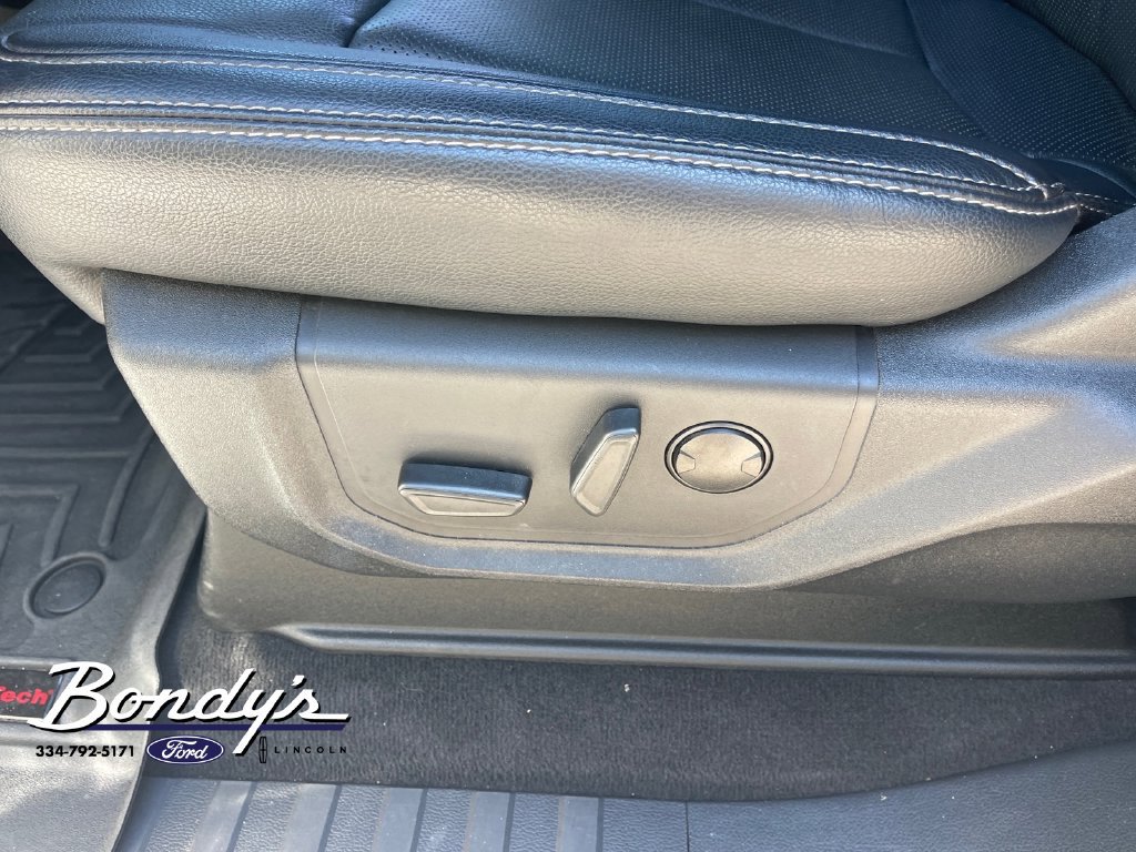 Used 2022 Ford F350 Lariat w/ Lariat Ultimate Package AWD/4WD image 9