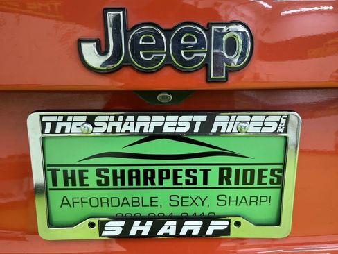 Used 2018 Jeep Renegade Latitude w/ Cold Weather Group image 12