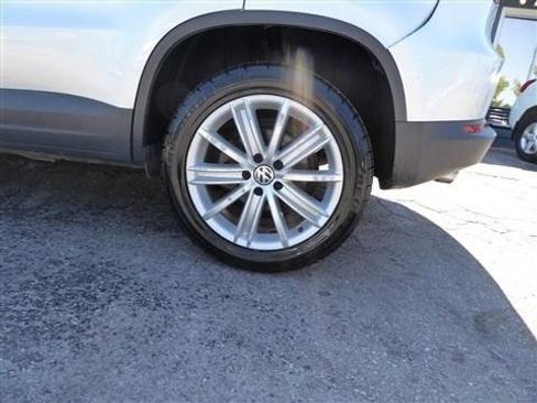Used 2011 Volkswagen Tiguan S AWD/4WD image 10