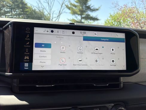 Certified 2025 Jeep Wrangler Sahara AWD/4WD image 26