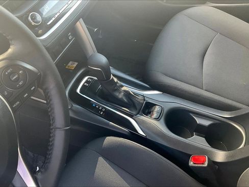 Used 2022 Toyota Corolla Cross LE image 22