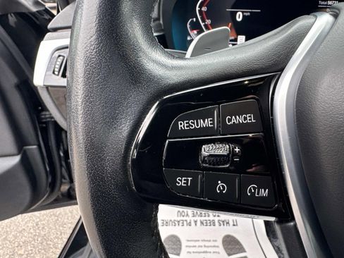 Used 2021 BMW 540i xDrive w/ Premium Package image 31