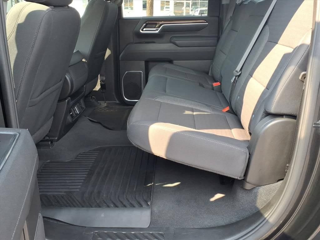 Used 2025 Chevrolet Silverado 2500 LT w/ Convenience Package AWD/4WD image 23