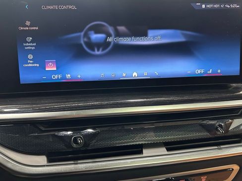 Used 2026 BMW X7 xDrive40i w/ M Sport Package image 29