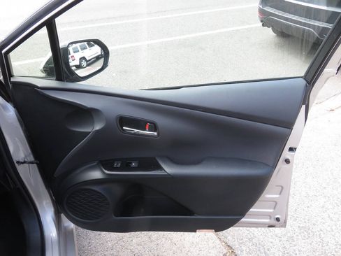 Used 2018 Toyota Prius Prime Plus w/ Carpet Mat Package FWD image 28