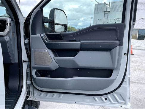 Used 2026 Ford F250 Lariat w/ Tremor Off-Road Package AWD/4WD image 28