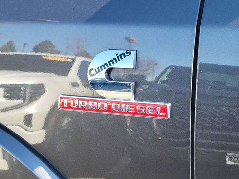 Used 2021 RAM 2500 Laramie w/ Body Color Bumper Group image 16