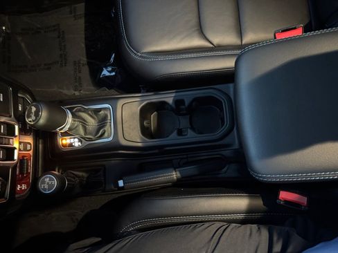 Used 2024 Jeep Wrangler Unlimited Rubicon 4xe image 65