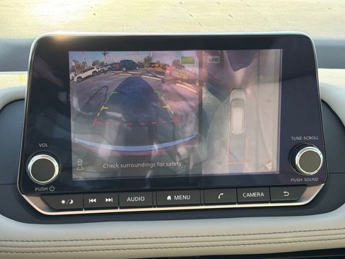 Used 2023 Nissan Rogue SL image 29