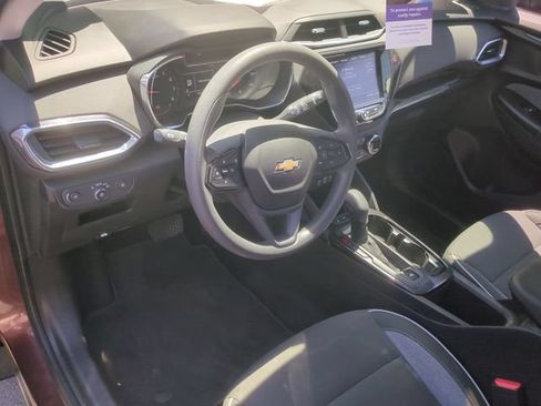 Used 2023 Chevrolet TrailBlazer LT w/ Convenience Package FWD image 12