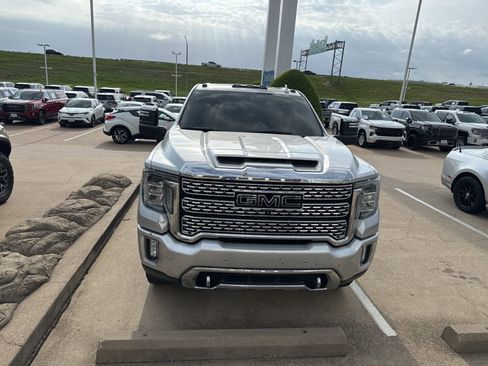 Used 2020 GMC Sierra 2500 Denali w/ Denali Ultimate Package image 2