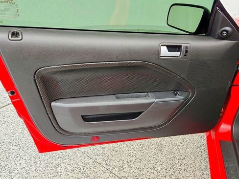 Used 2009 Ford Mustang GT RWD image 10