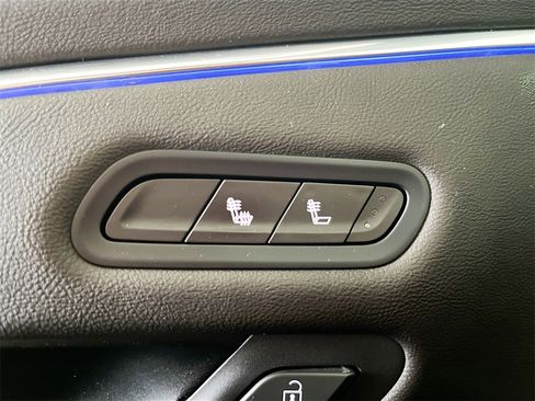 Used 2022 Cadillac Escalade Luxury w/ LPO, Floor Liner Package image 21