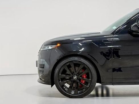 Used 2025 Land Rover Range Rover Sport Dynamic SE AWD/4WD image 12