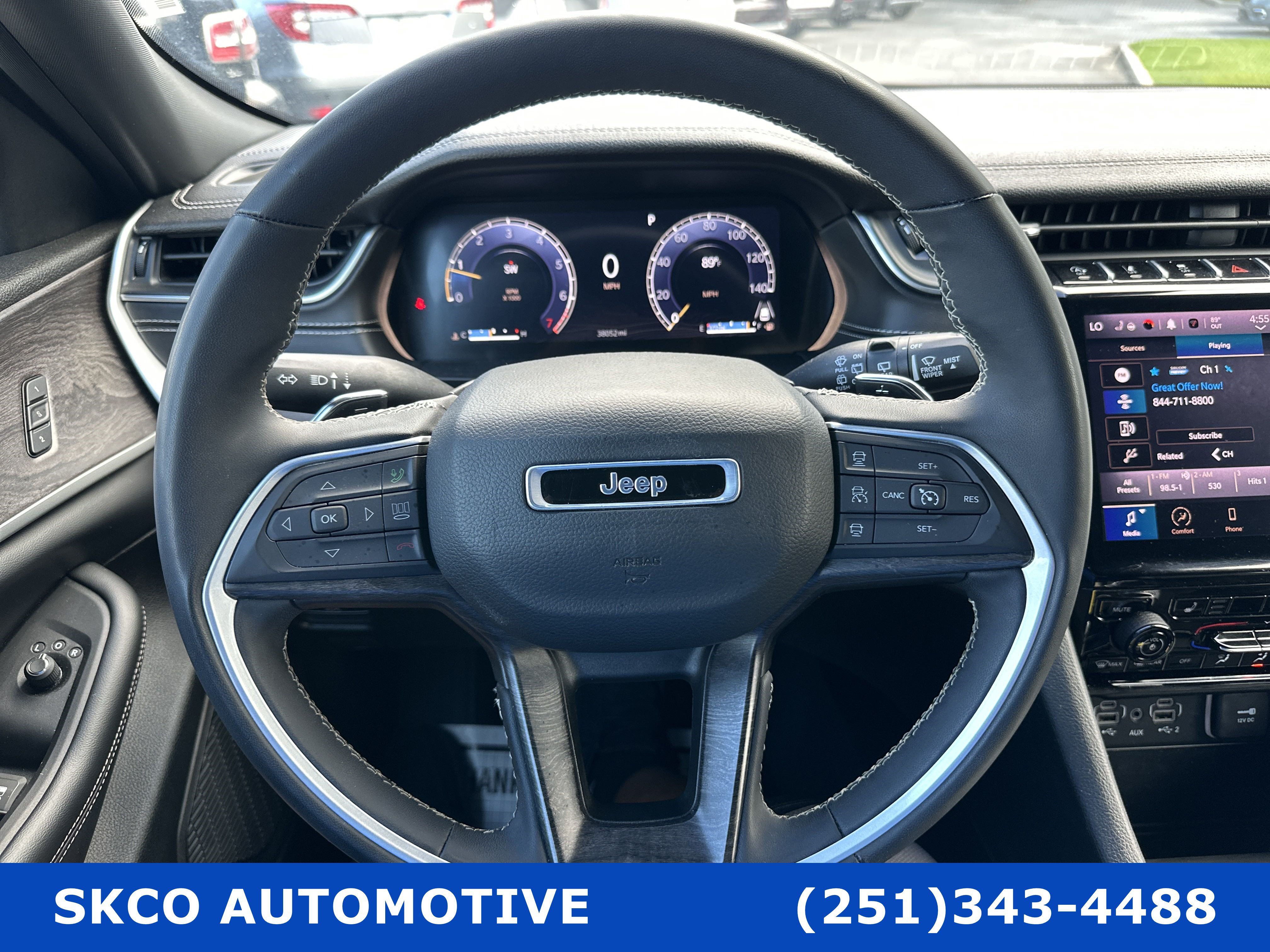 Used 2024 Jeep Grand Cherokee Limited AWD/4WD image 18