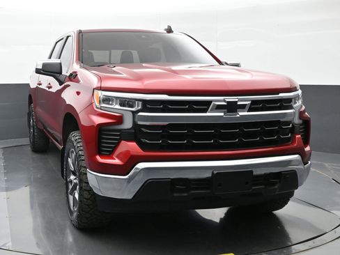 Used 2023 Chevrolet Silverado 1500 LT AWD/4WD image 7