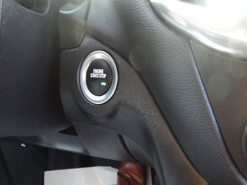 Used 2022 Chevrolet Equinox LT FWD image 24