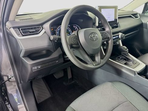 Used 2025 Toyota RAV4 XLE AWD/4WD image 19