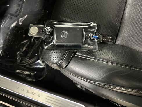 Used 2017 Volvo S90 T6 Inscription w/ Vision Package image 36