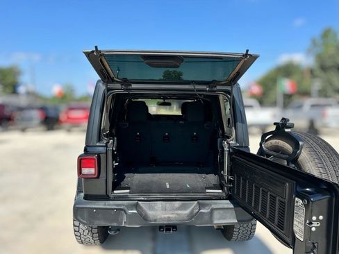 Used 2019 Jeep Wrangler Unlimited Sport S AWD/4WD image 8