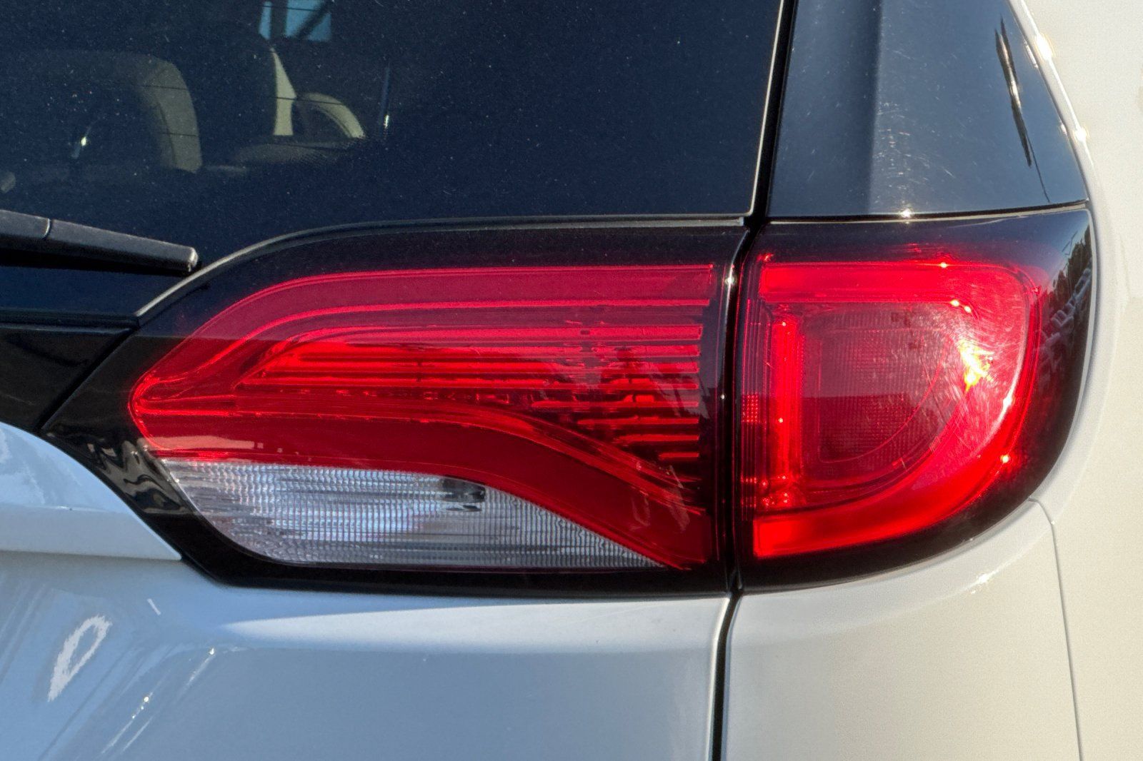 Used 2018 Chrysler Pacifica Touring-L FWD image 49