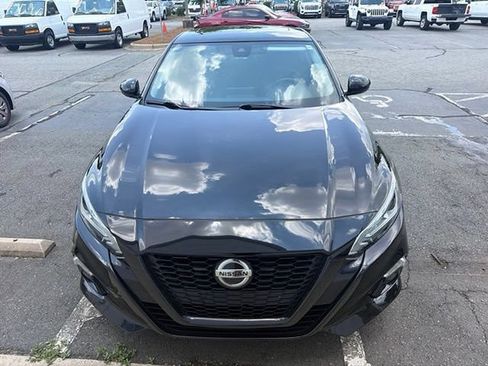 Used 2022 Nissan Altima 2.5 SR w/ Midnight Edition Package FWD image 4