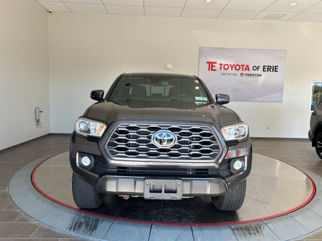 Certified 2020 Toyota Tacoma TRD Off-Road AWD/4WD image 2