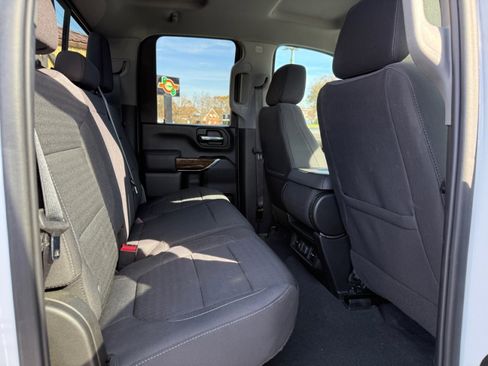 Used 2022 GMC Sierra 2500 SLE w/ SLE Value Package; image 15