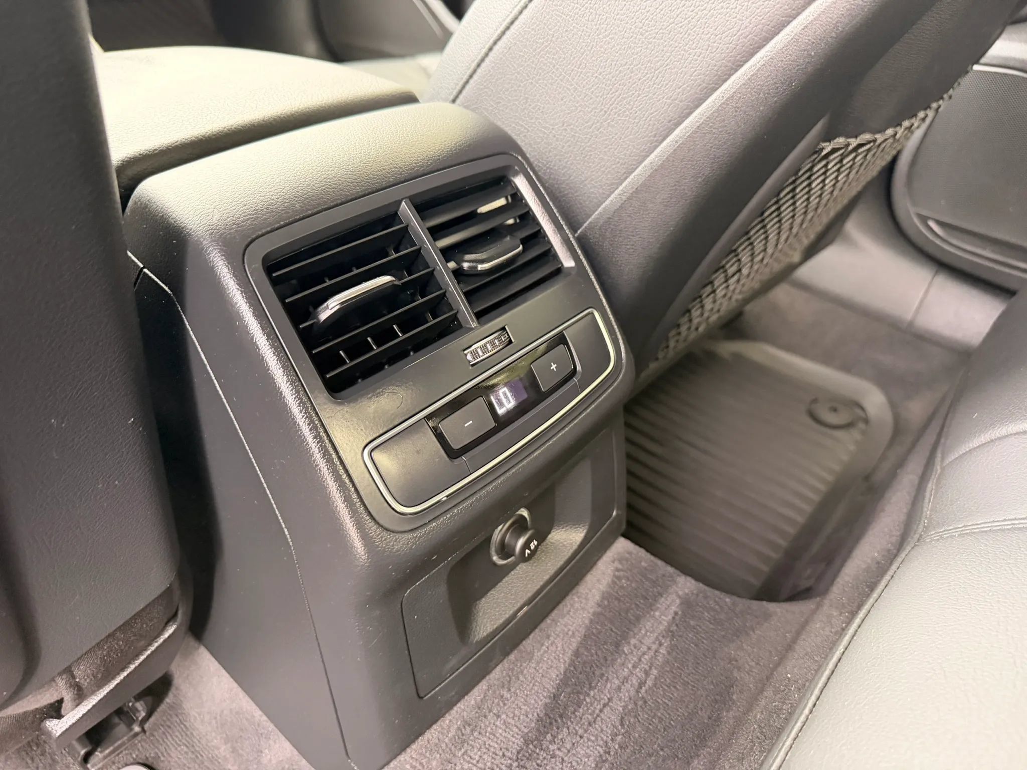 Used 2019 Audi A4 2.0T Premium w/ Convenience Package AWD/4WD image 17