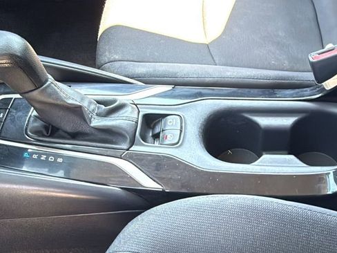 Used 2020 Toyota Corolla LE image 21