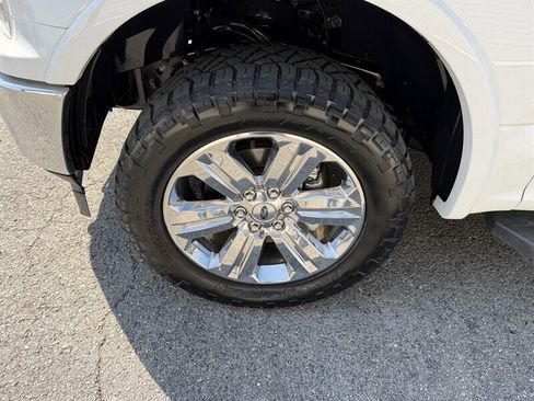 Used 2019 Ford F150 Lariat image 15