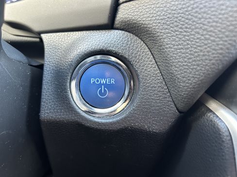 Certified 2022 Toyota RAV4 XLE Premium AWD/4WD image 35