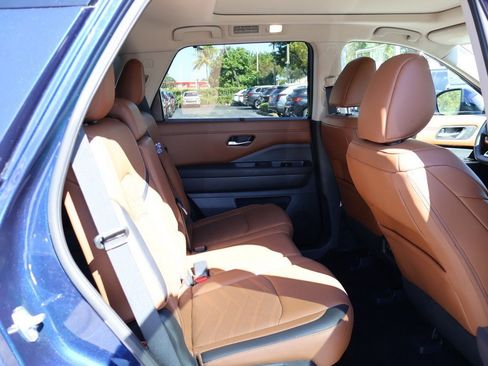 Used 2024 Nissan Pathfinder Platinum w/ Cargo Package image 43