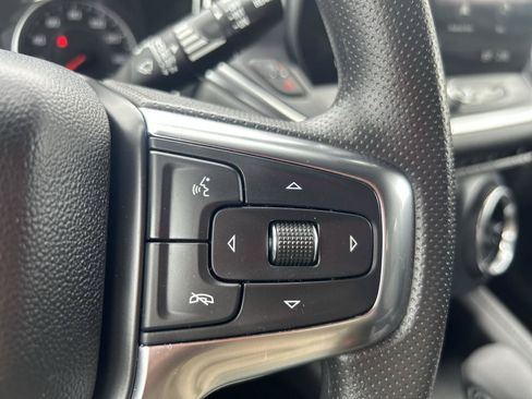 Used 2025 Chevrolet Blazer LT AWD/4WD image 29