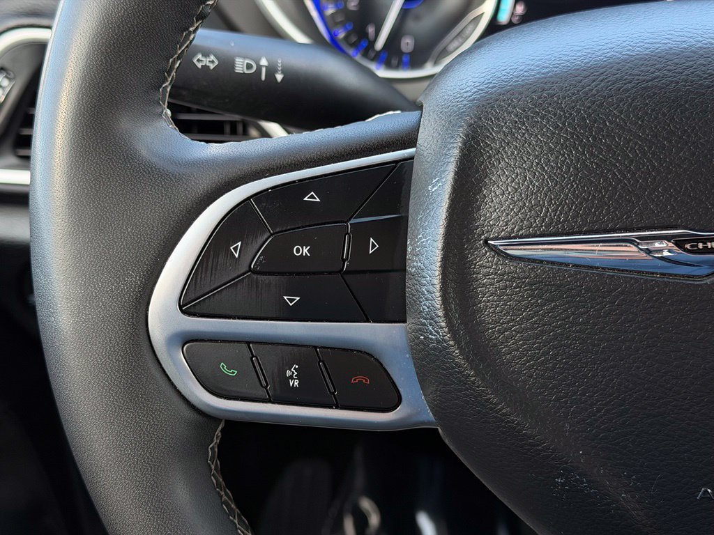 Used 2025 Chrysler Pacifica Select FWD image 23