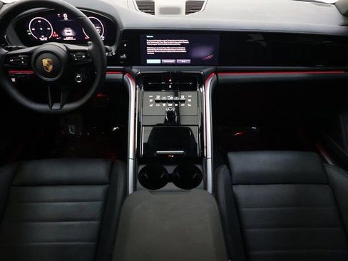 Used 2024 Porsche Panamera 4 image 91