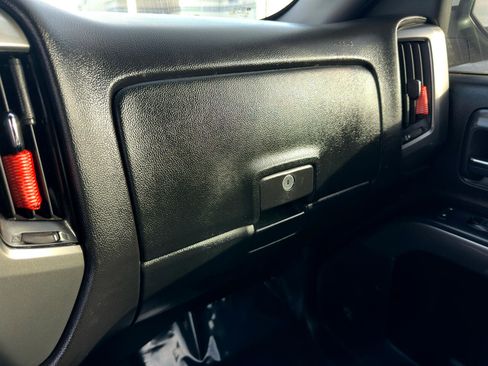 Used 2018 Chevrolet Silverado 1500 LT w/ LT Eassist Package image 23