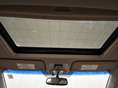 Used 2015 Toyota Sienna XLE image 14