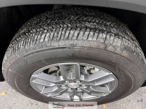 Used 2025 GMC Acadia Elevation FWD image 18