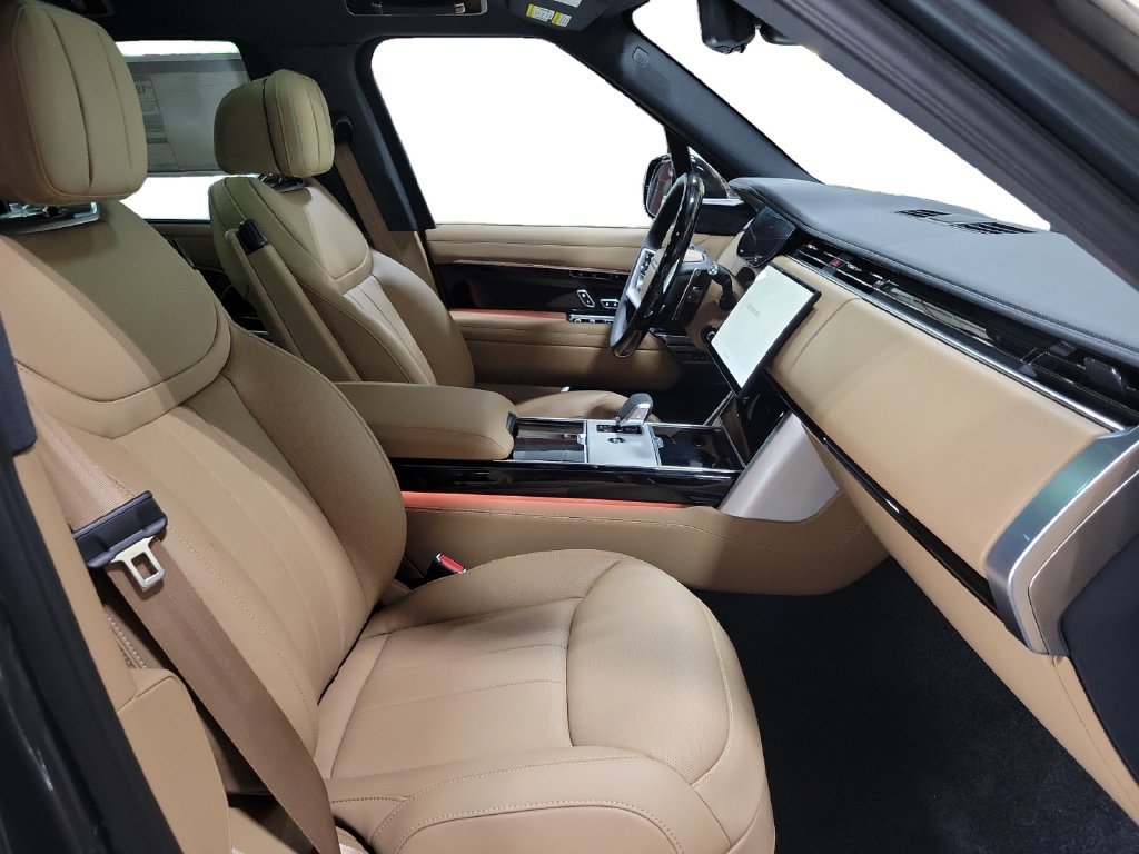 Used 2025 Land Rover Range Rover SE AWD/4WD image 29