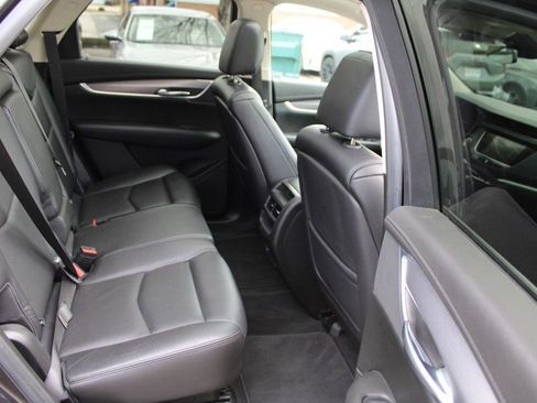 Used 2018 Cadillac XT5 Luxury w/ Driver Awareness Package image 28