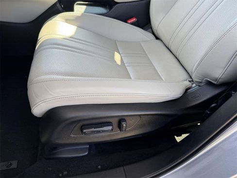 Used 2023 Honda HR-V EX-L image 10