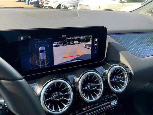 Used 2025 Mercedes-Benz GLA 250 4MATIC image 23
