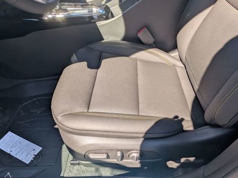 New 2026 Chevrolet Trax ACTIV w/ Sunroof Package FWD image 21
