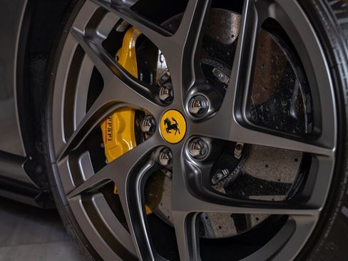 Used 2019 Ferrari 812 Superfast RWD image 43