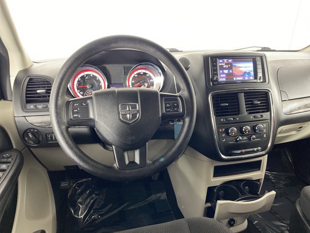 Used 2019 Dodge Grand Caravan SE w/ UConnect Hands-Free Group FWD image 18