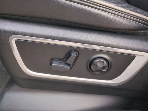 Certified 2020 RAM 1500 Laramie image 17