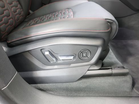 Used 2024 Audi RS Q8 w/ Black Optic Package AWD/4WD image 22